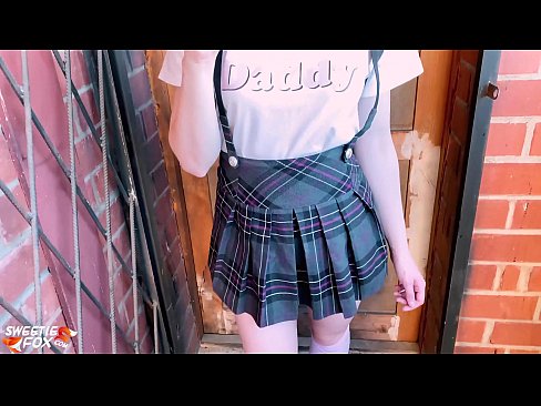 ❤️ Skolniece dziļi sūc savu locekli un nodarbību vietā dīdās. ️ Domātais porno pie mums
