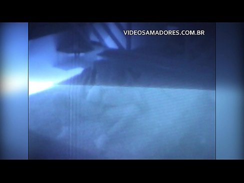 ❤️ Vīrs filmē, kā sieva drāž kaimiņu, un uzzina, ka viņš ir rokgājējs ️ Domātais porno pie mums